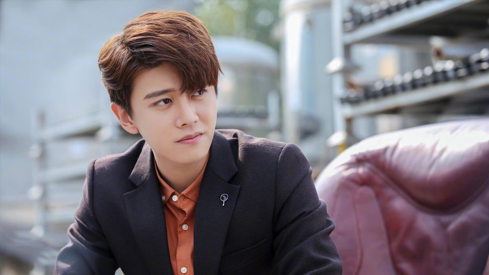 尼尔·巴特尔带领袋鼠队防线屡屡成功化解对方攻势