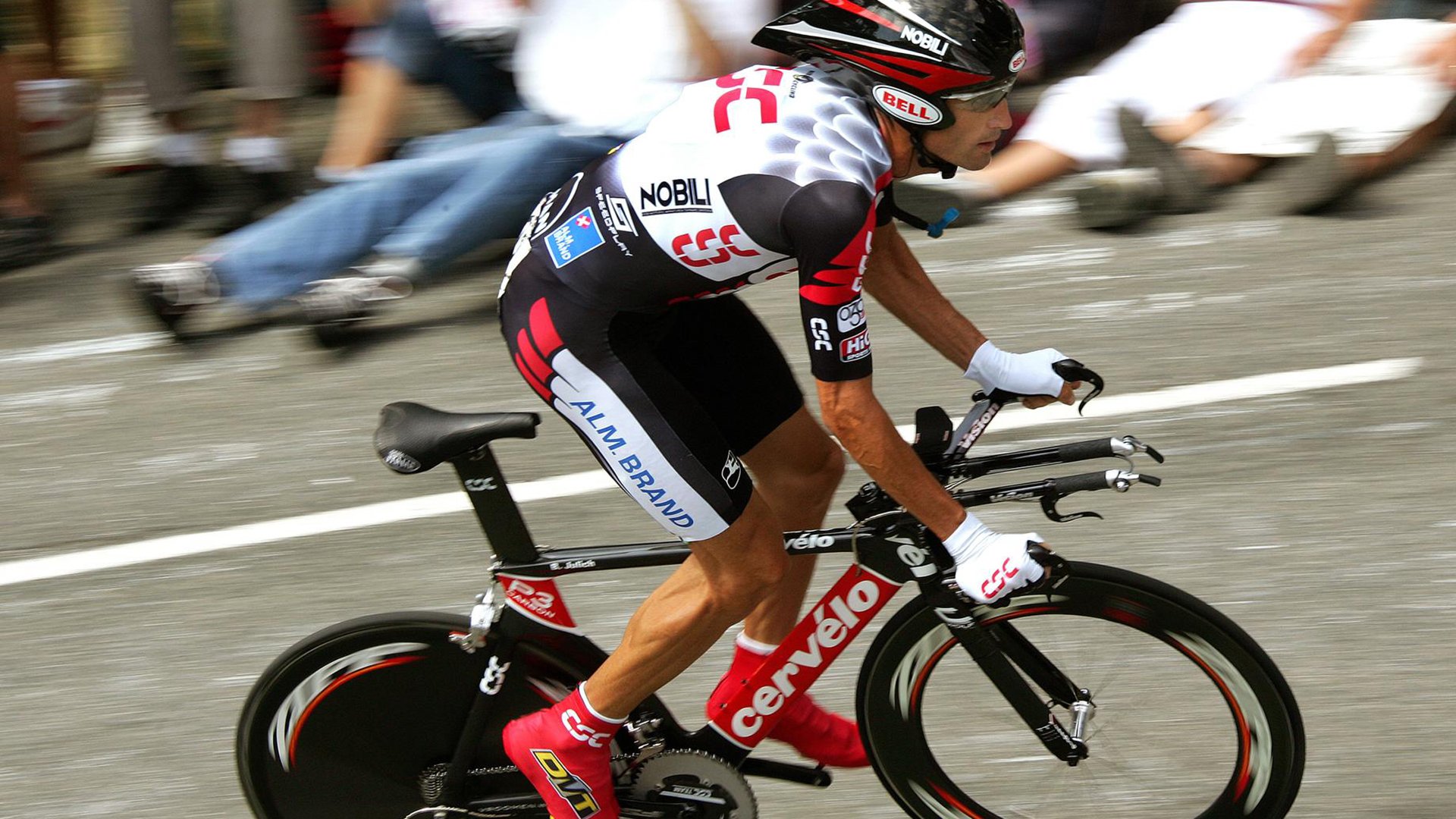 男子仰泳划频表现突出,仰泳划手视频